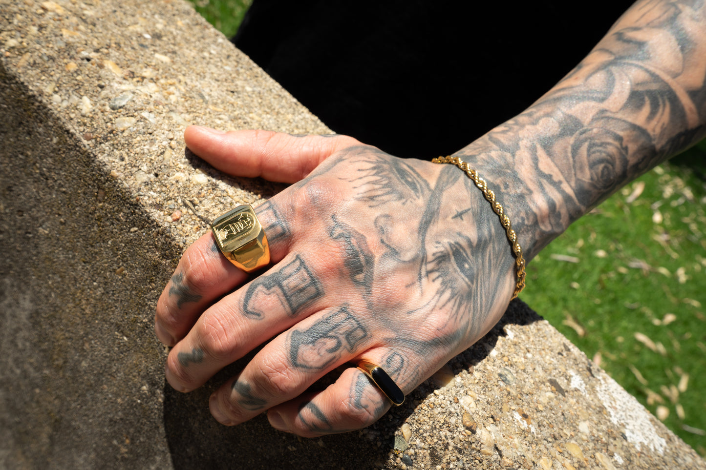 Vance Signet